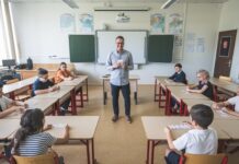 How to Play Rummy in a Classroom Setting